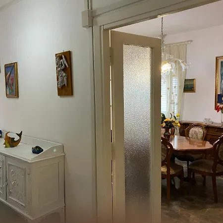 Zia Gesina Apartment